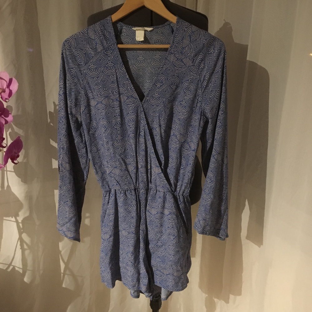 H&M Blue with cream pattern romper resort boho